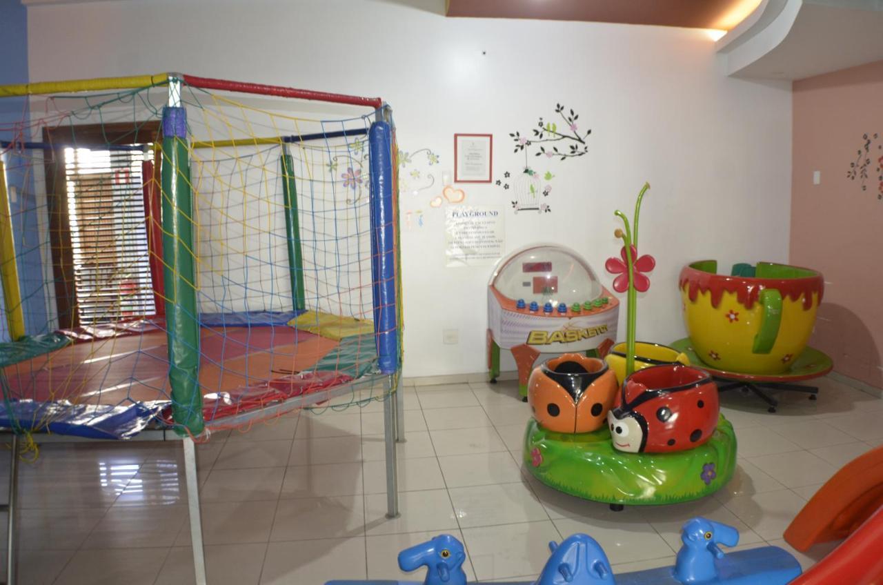 Constantino Hotel e Eventos Juiz de Fora Esterno foto A children's play area in a shopping mall